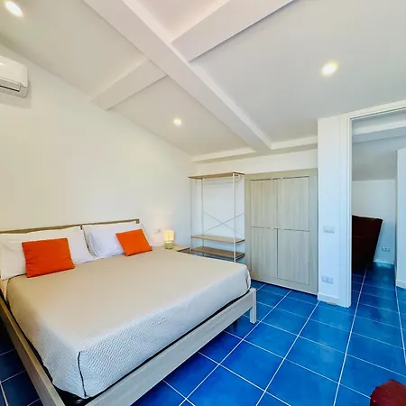 Apartment Yourhome - La Famiglia Meta