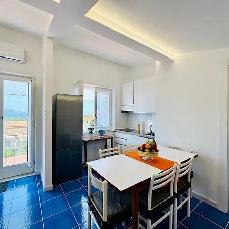 Yourhome - La Famiglia Apartment