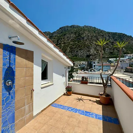 Yourhome - La Famiglia Apartment